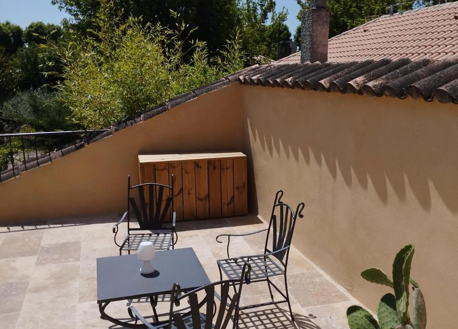 Les Tilleuls Cavaillon Couette-café